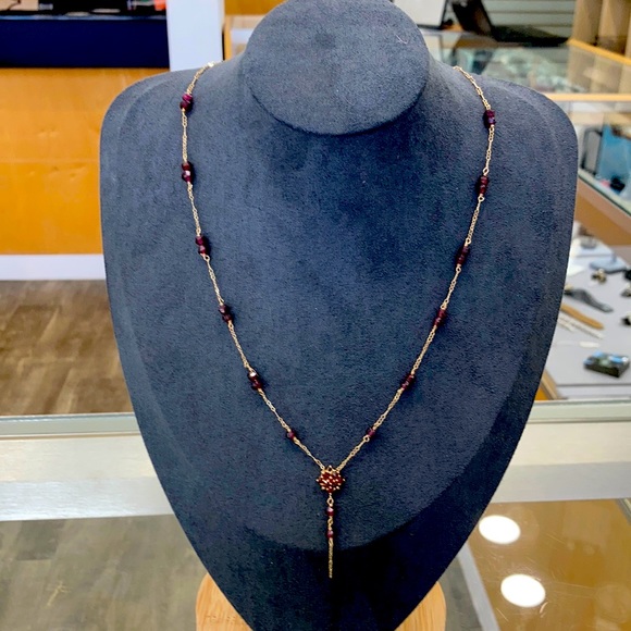 Delicate & attractive 14 karat and Garnet necklace - Picture 1 of 6
